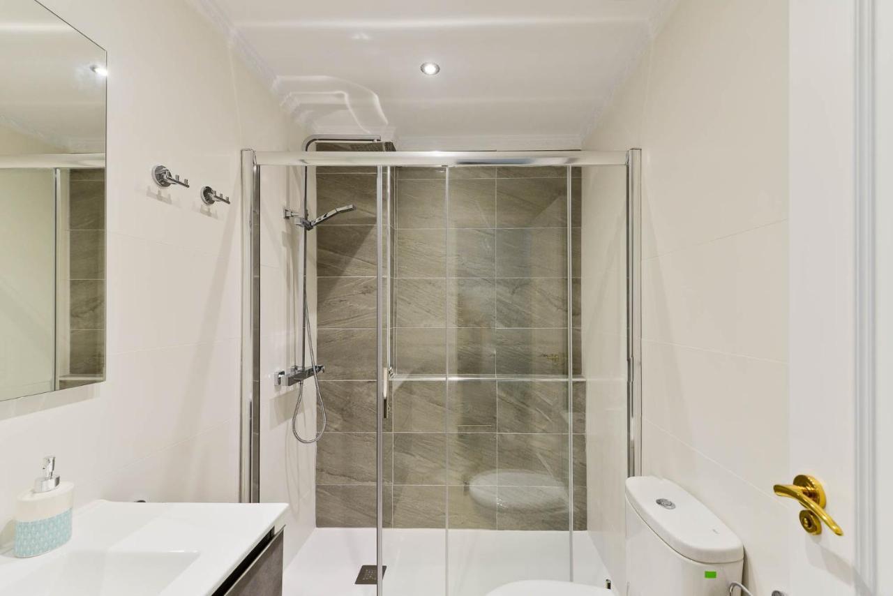 Refurbished 2-Bed Apartment Burriana Beach. Nerja Exteriér fotografie