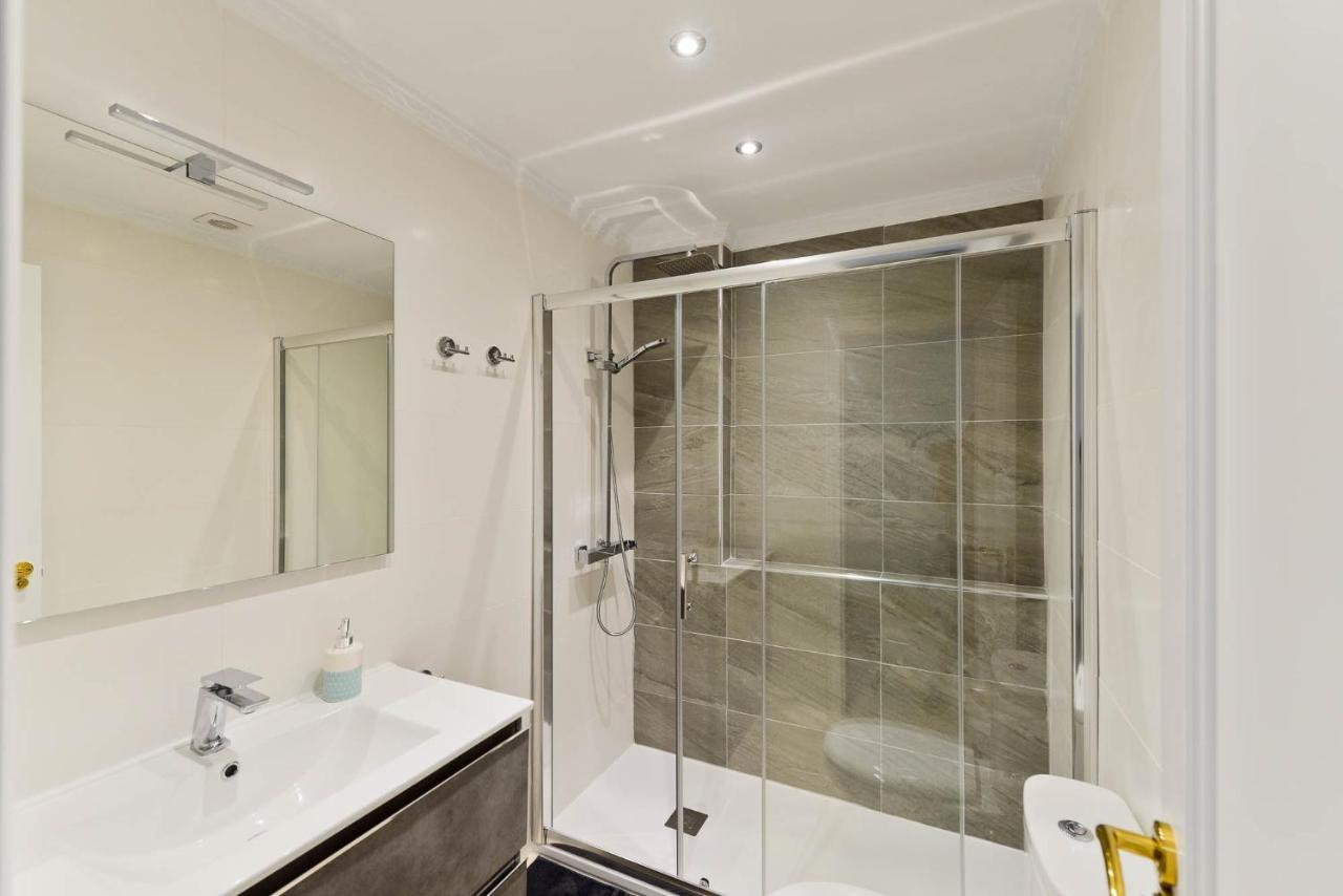 Refurbished 2-Bed Apartment Burriana Beach. Nerja Exteriér fotografie