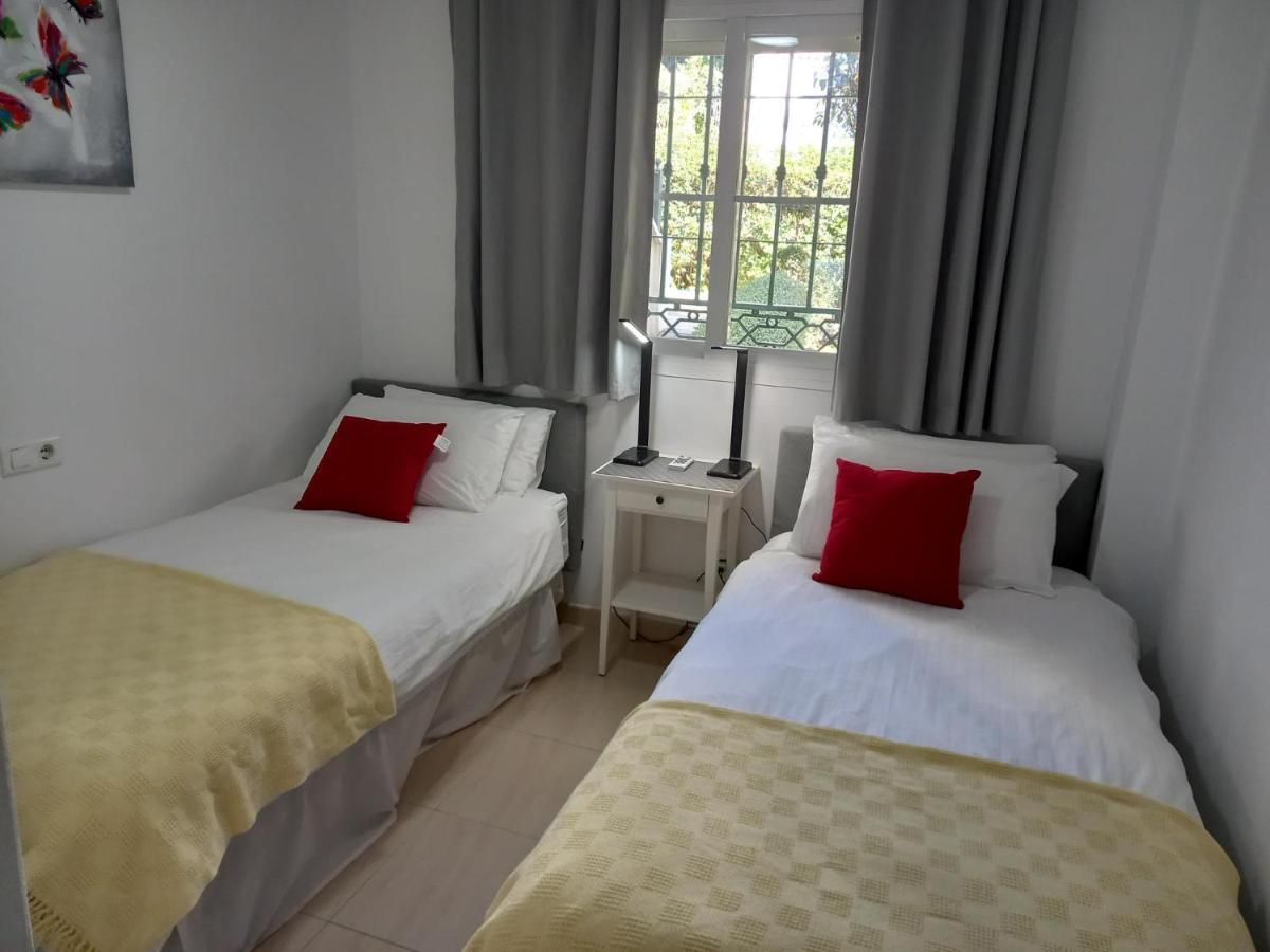 Refurbished 2-Bed Apartment Burriana Beach. Nerja Exteriér fotografie